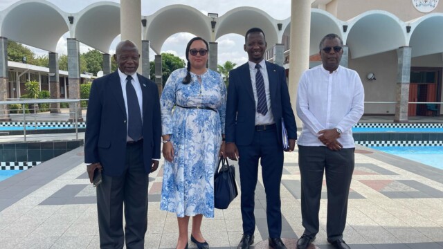 Minister Frederick Mitchell (right) and Director General Jerusa Ali (second from left) meets the Acting Leader of the Opposition Hon. Baratiwa Mathoothe Acting Leader of the Opposition with Honourable Pono Moatlhodi, Deputy Speaker of the National Assembly at the parliamentary complex of Botswana